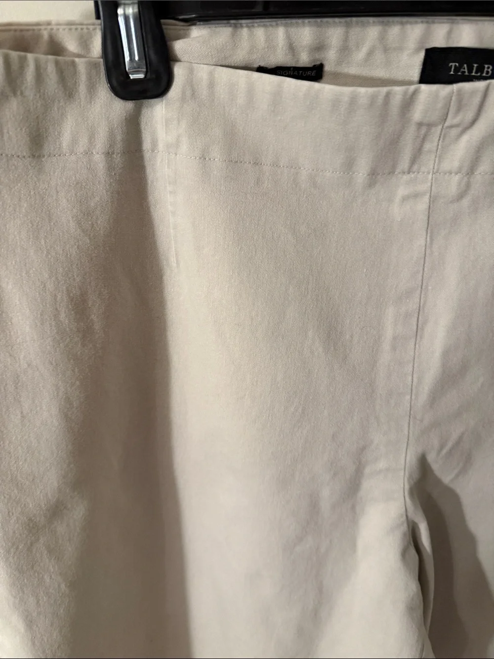 Talbots Woman Light Beige Chinos with side zip Sz 22W excellent condition